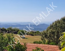 AYVALIK KONAK EMLAKTAN 480 M2 ARSA İÇİNDE TEK KATLI EV